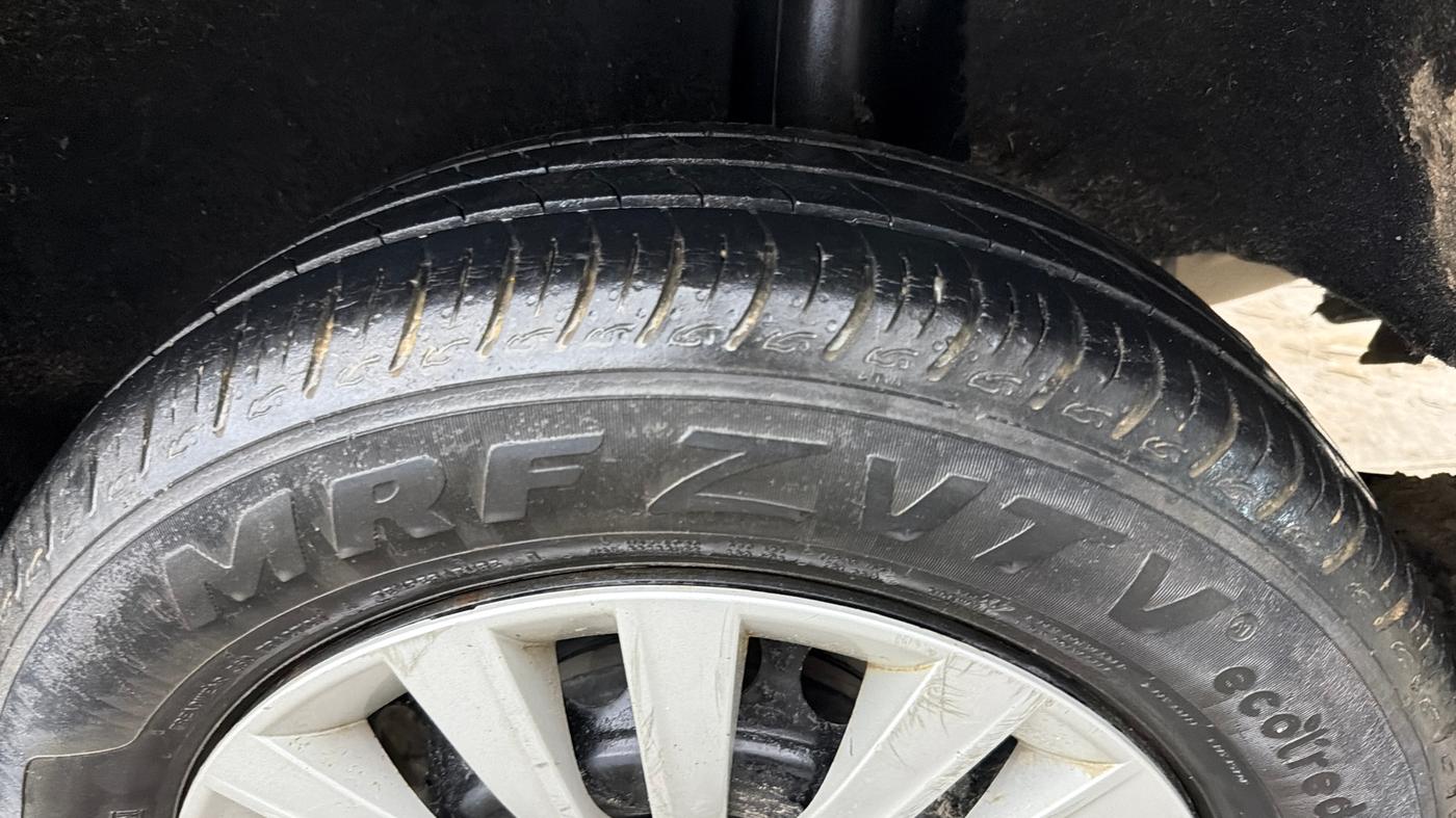 2021 Maruti Baleno DELTA PETROL 1.2, Petrol, Manual, 37,228 km, Left Rear Tyre Tread