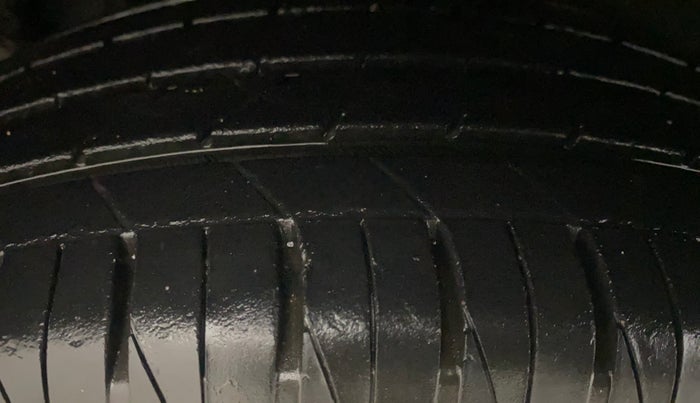 2022 KIA SONET HTK 1.2, Petrol, Manual, 27,304 km, Right Rear Tyre Tread