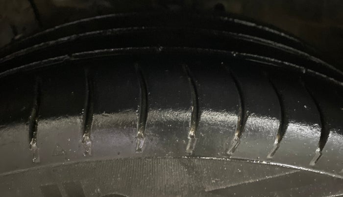 2017 Maruti Ciaz SIGMA 1.4 MT PETROL, Petrol, Manual, 96,365 km, Left Front Tyre Tread