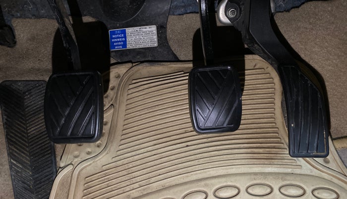 2017 Maruti Ciaz SIGMA 1.4 MT PETROL, Petrol, Manual, 96,365 km, Pedals