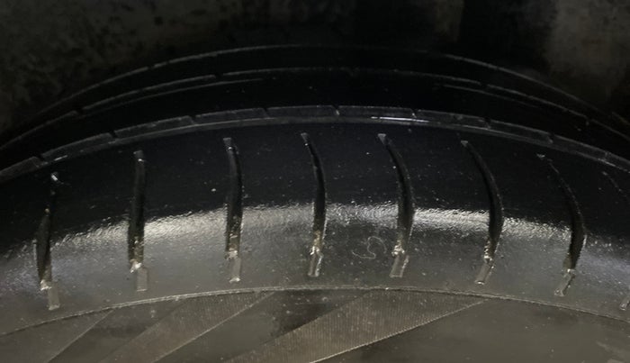 2017 Maruti Ciaz SIGMA 1.4 MT PETROL, Petrol, Manual, 96,365 km, Left Rear Tyre Tread