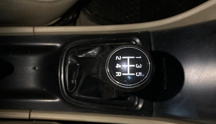 2017 Maruti Ciaz SIGMA 1.4 MT PETROL, Petrol, Manual, 96,365 km, Gear Lever