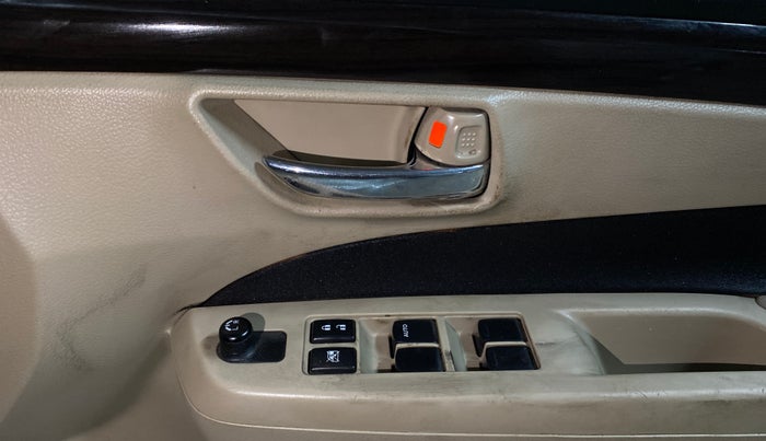 2017 Maruti Ciaz SIGMA 1.4 MT PETROL, Petrol, Manual, 96,365 km, Driver Side Door Panels Control