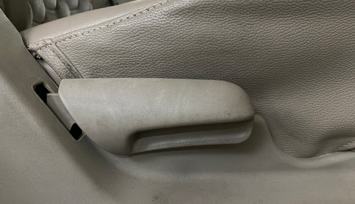 2017 Maruti Ciaz SIGMA 1.4 MT PETROL, Petrol, Manual, 96,365 km, Driver Side Adjustment Panel