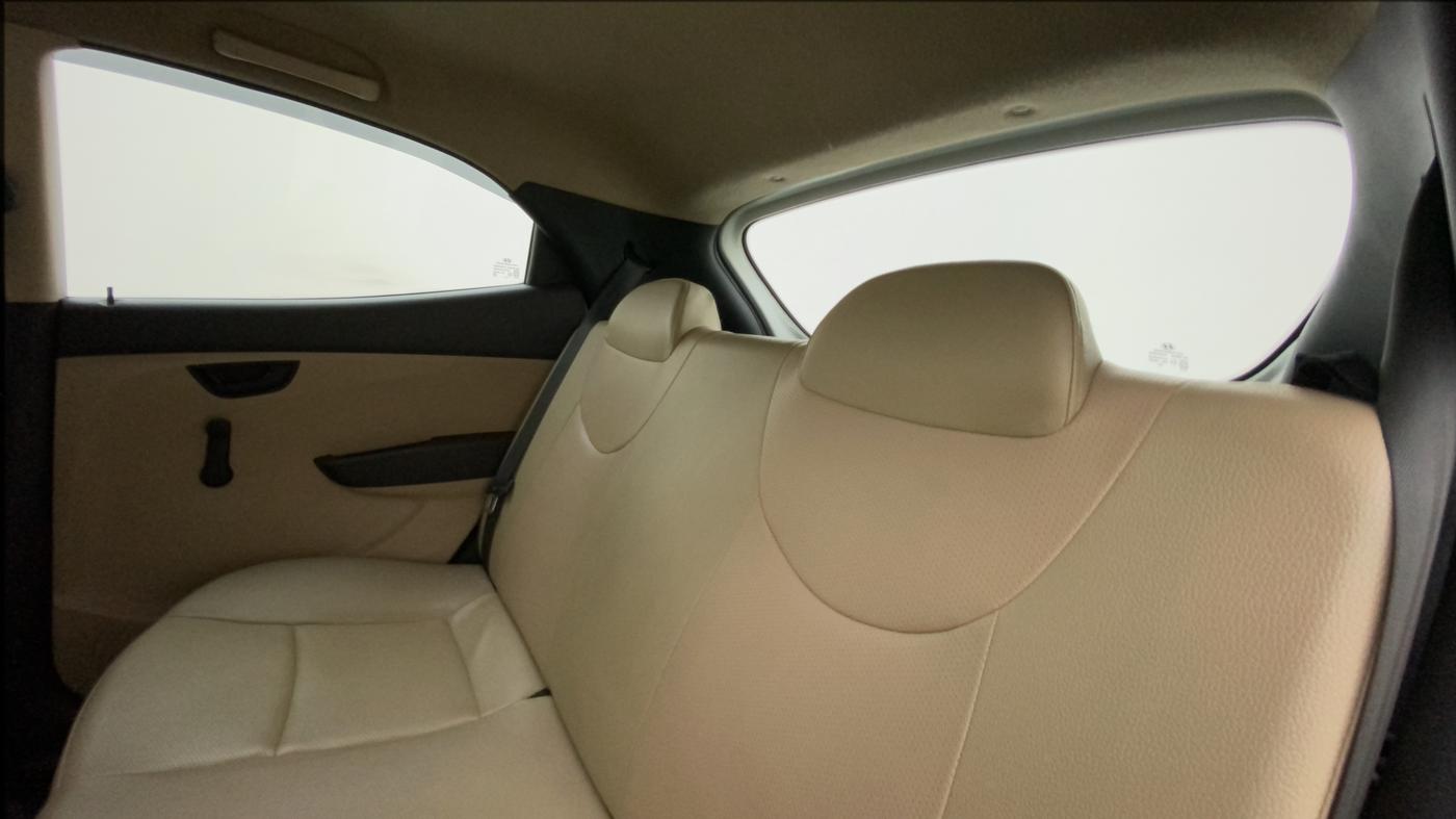 2017 Hyundai Eon ERA PLUS (O), Petrol, Manual, 33,963 km, Right Side Rear Door Cabin