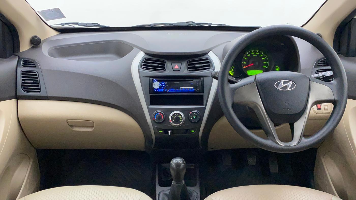 2017 Hyundai Eon ERA PLUS (O), Petrol, Manual, 33,963 km, Dashboard