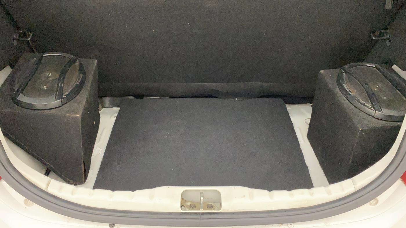 2017 Hyundai Eon ERA PLUS (O), Petrol, Manual, 33,963 km, Boot Inside