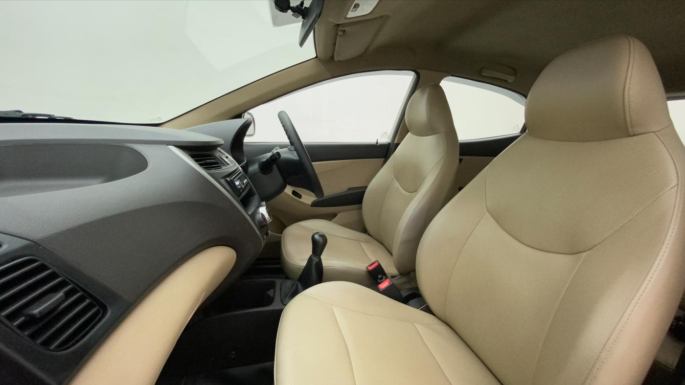 2017 Hyundai Eon ERA PLUS (O), Petrol, Manual, 33,963 km, Right Side Front Door Cabin