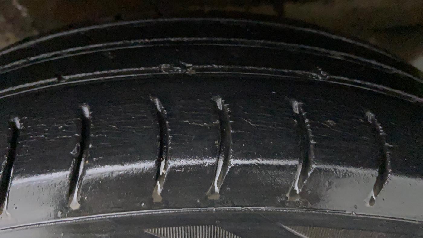 2013 Maruti Wagon R 1.0 LXI CNG, CNG, Manual, 70,382 km, Left Front Tyre Tread