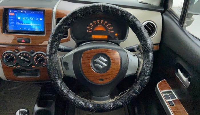 2013 Maruti Wagon R 1.0 LXI CNG, CNG, Manual, 70,382 km, Steering Wheel Close Up