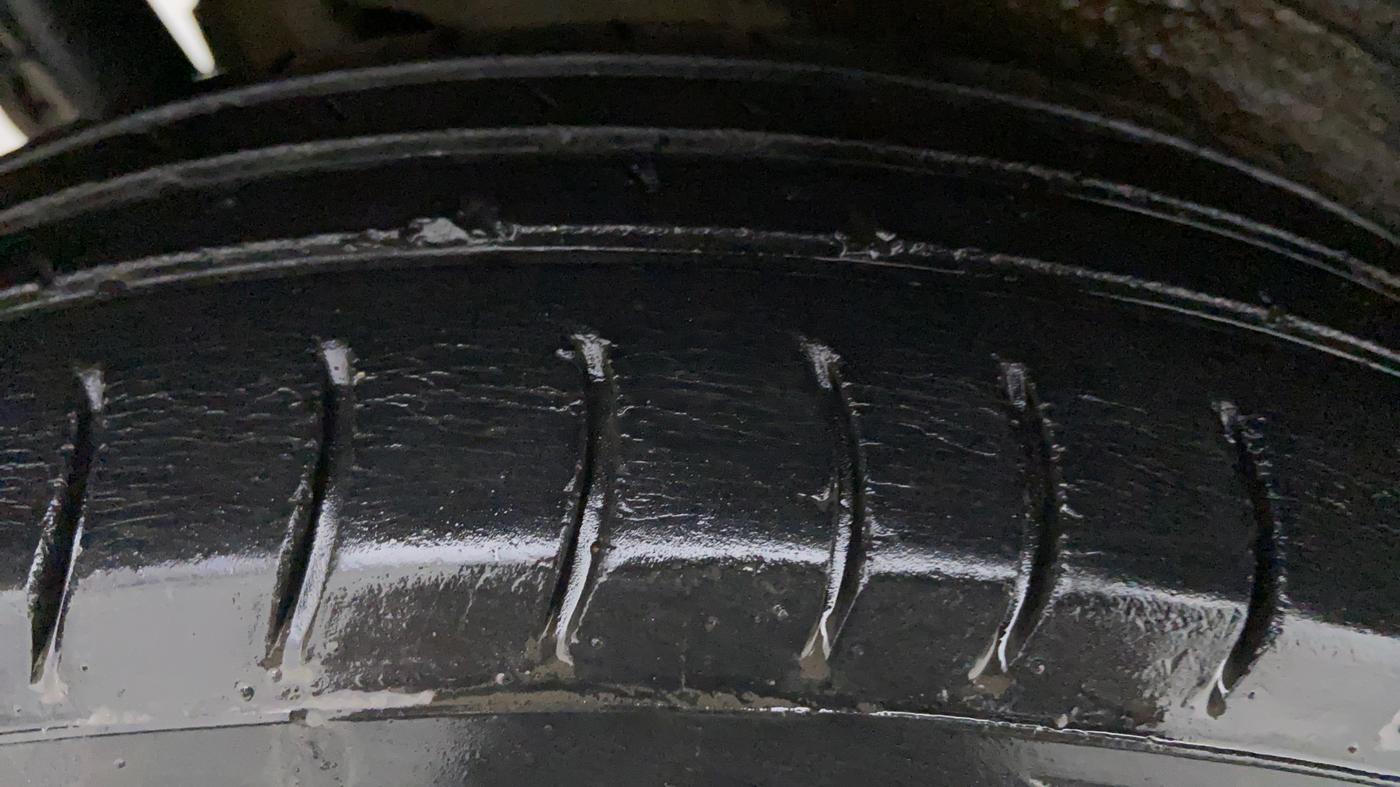 2013 Maruti Wagon R 1.0 LXI CNG, CNG, Manual, 70,382 km, Right Front Tyre Tread
