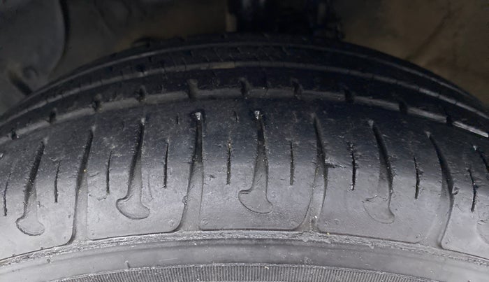 2019 Hyundai Grand i10 MAGNA 1.2 KAPPA VTVT, Petrol, Manual, 21,104 km, Left Front Tyre Tread