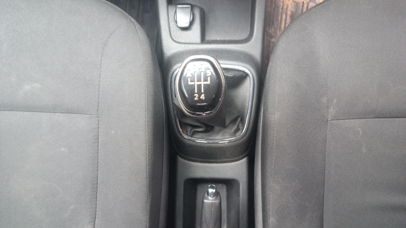 2019 Renault Kwid RXT 0.8 (O), Petrol, Manual, 22,903 km, Gear Lever