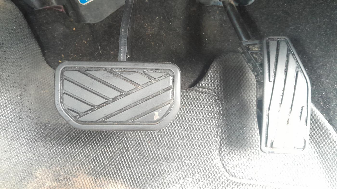 2020 Maruti Swift ZXI PLUS AMT, Petrol, Automatic, 73,743 km, Pedals