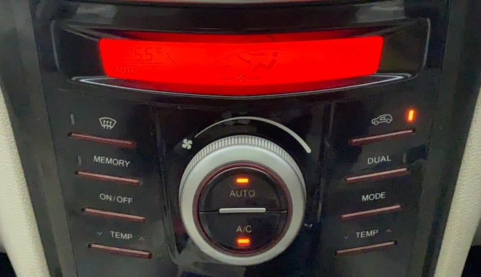 2019 Mahindra XUV300 W8(O), Diesel, Manual, 84,472 km, Automatic Climate Control