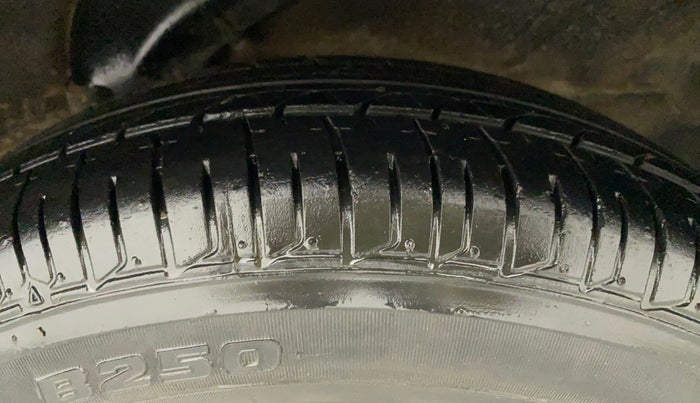 2013 Hyundai i10 SPORTZ 1.2 AT, Petrol, Automatic, 17,194 km, Left Rear Tyre Tread