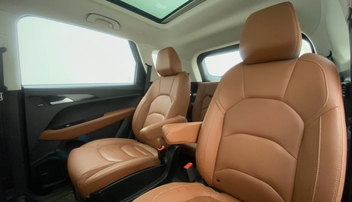 2020 MG HECTOR PLUS SHARP HYBRID PETROL, Petrol, Manual, 34,528 km, Right Side Rear Door Cabin