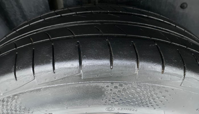 2020 MG HECTOR PLUS SHARP HYBRID PETROL, Petrol, Manual, 34,528 km, Right Rear Tyre Tread