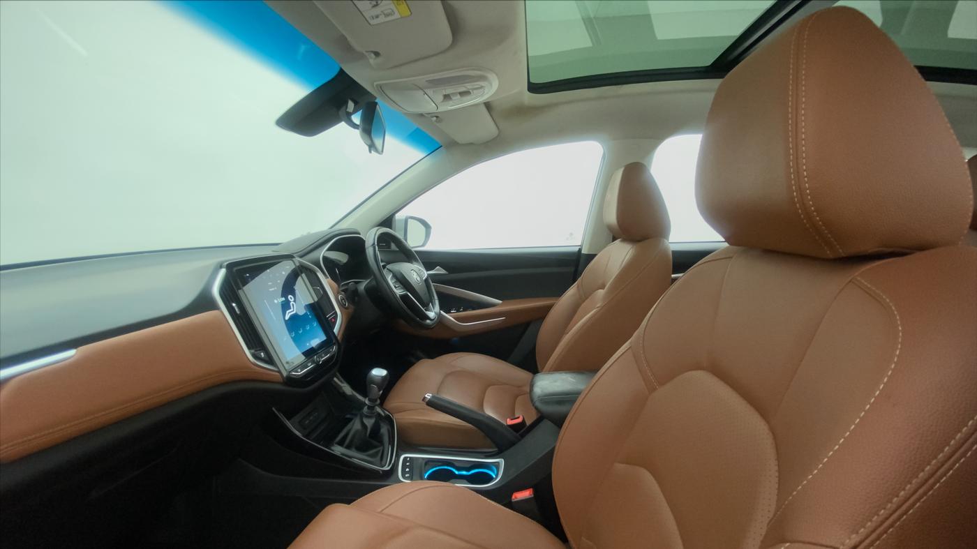 2020 MG HECTOR PLUS SHARP HYBRID PETROL, Petrol, Manual, 34,528 km, Right Side Front Door Cabin