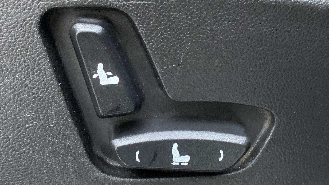 2020 MG HECTOR PLUS SHARP HYBRID PETROL, Petrol, Manual, 34,528 km, Driver Side Adjustment Panel