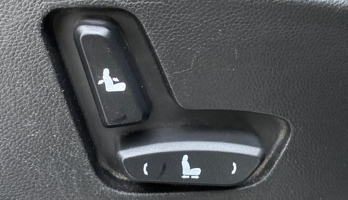 2020 MG HECTOR PLUS SHARP HYBRID PETROL, Petrol, Manual, 34,528 km, Driver Side Adjustment Panel