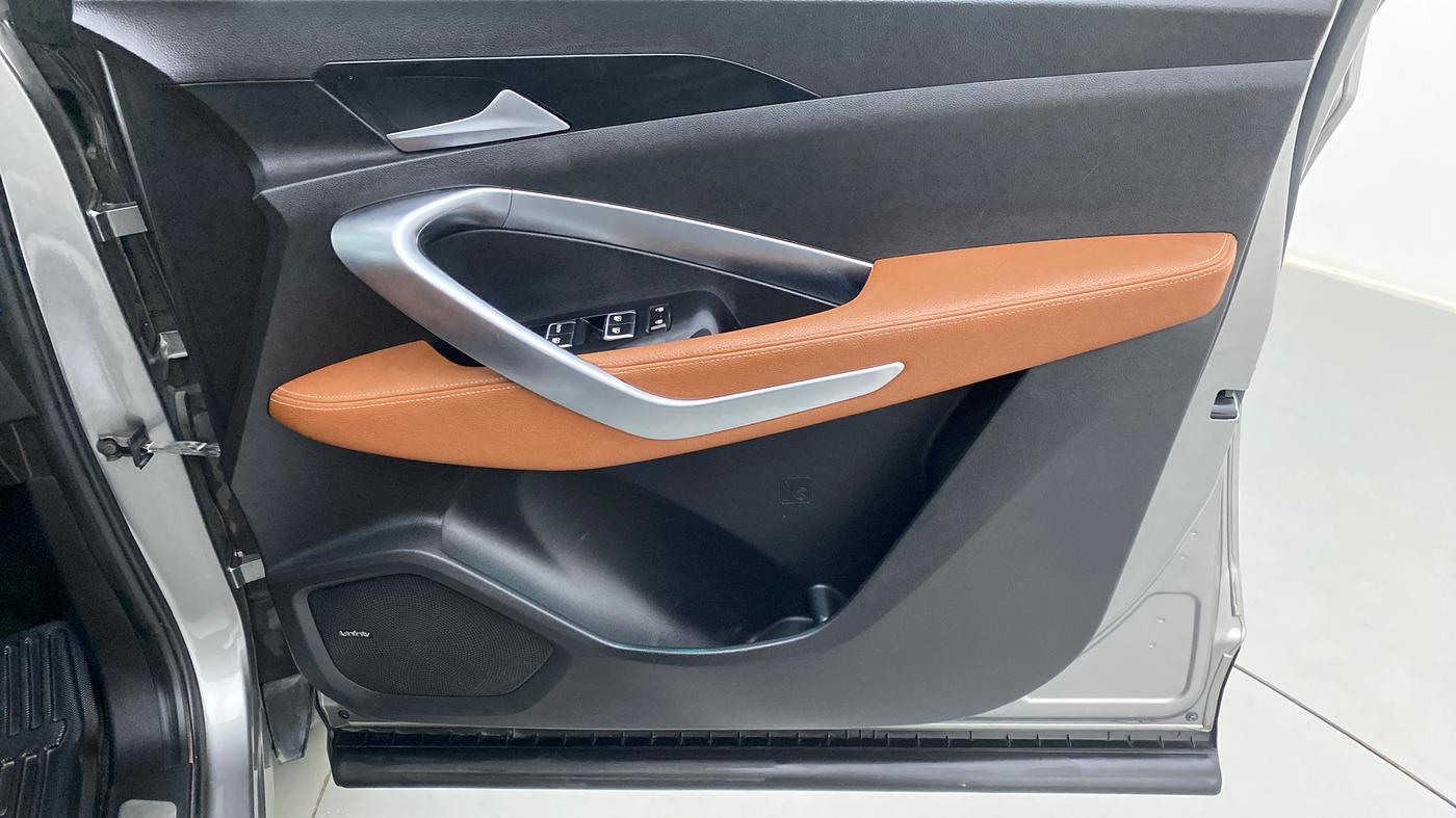 2020 MG HECTOR PLUS SHARP HYBRID PETROL, Petrol, Manual, 34,528 km, Driver Side Door Panels Control