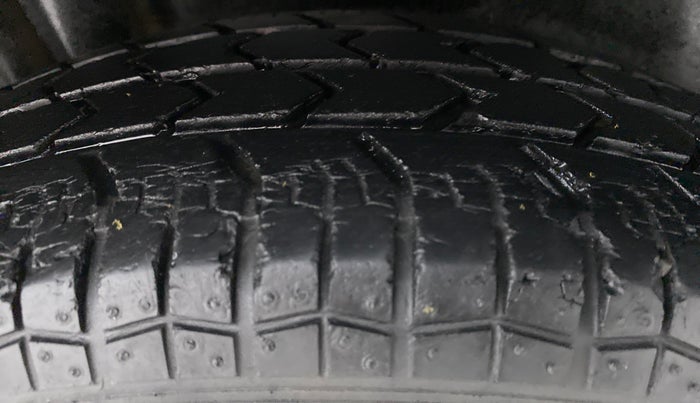2015 Maruti Swift Dzire VXI, Petrol, Manual, 47,097 km, Right Rear Tyre Tread