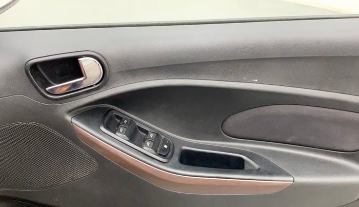 2019 Ford FREESTYLE TITANIUM PLUS 1.5 DIESEL, Diesel, Manual, Right front window switch / handle - Child Switch not working for windows
