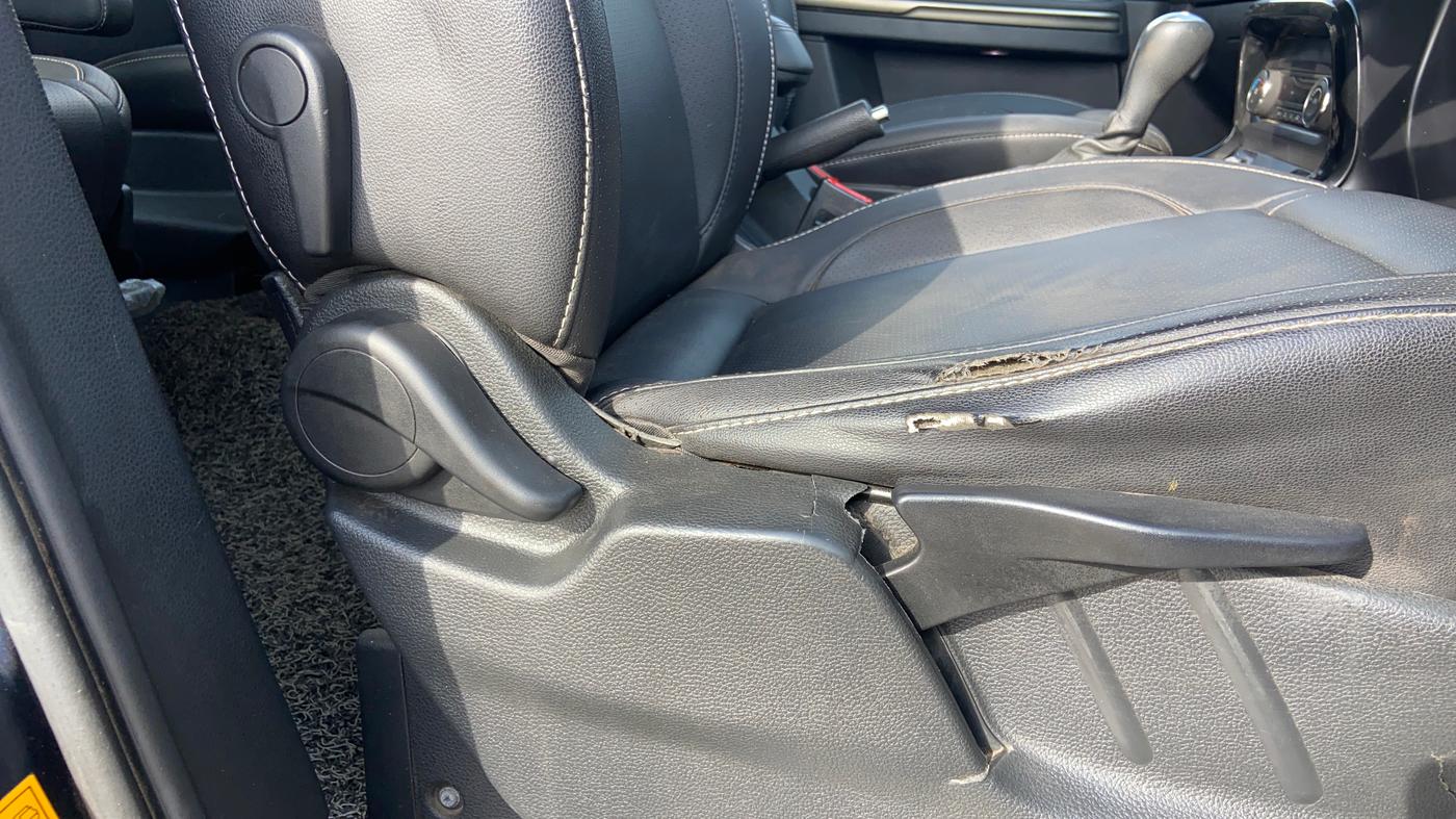 2018 Tata Hexa XTA 4X2 7 STR, Diesel, Automatic, 1,37,854 km, Driver Side Adjustment Panel