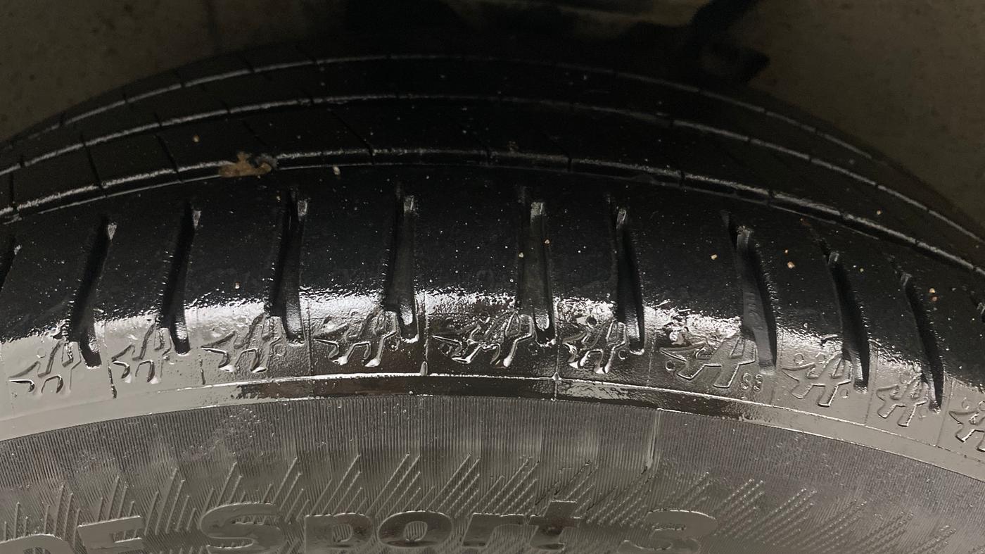 2018 Volkswagen TIGUAN HIGHLINE TDI AT, Diesel, Automatic, 86,076 km, Left Front Tyre Tread