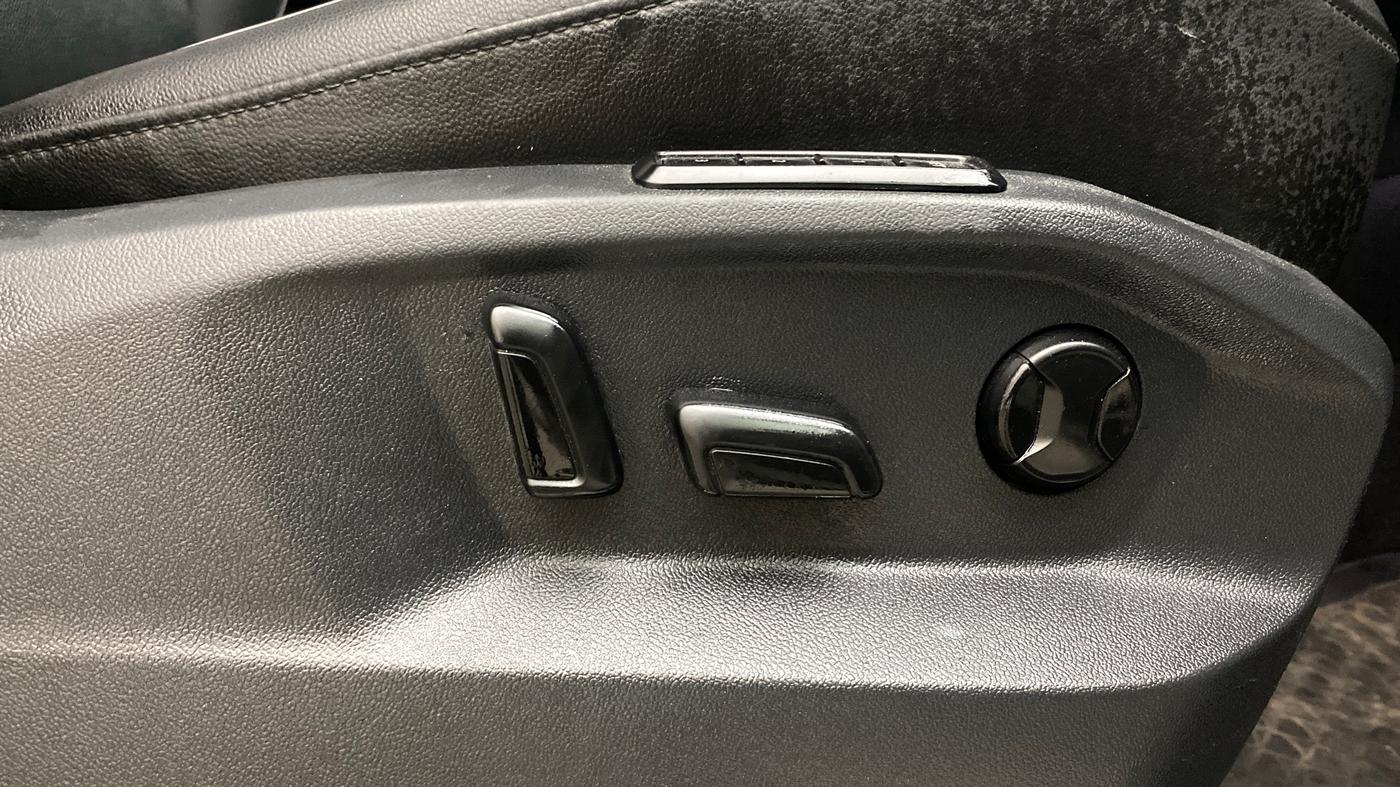 2018 Volkswagen TIGUAN HIGHLINE TDI AT, Diesel, Automatic, 86,076 km, Driver Side Adjustment Panel