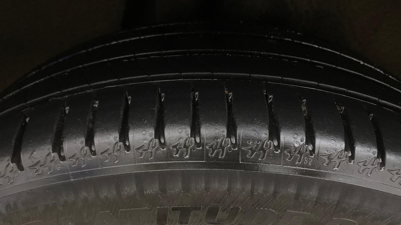 2018 Volkswagen TIGUAN HIGHLINE TDI AT, Diesel, Automatic, 86,076 km, Right Rear Tyre Tread