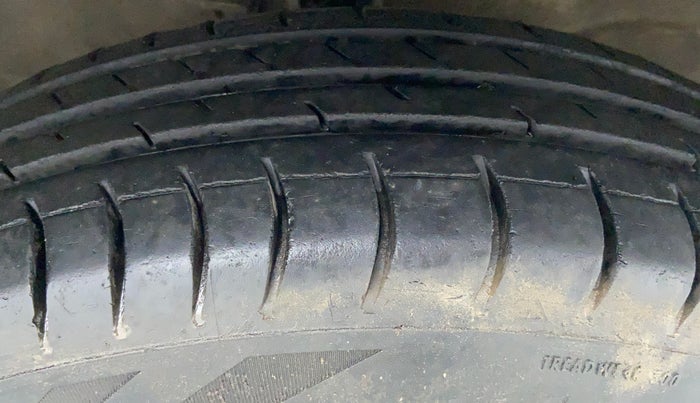 2014 Maruti Wagon R 1.0 LXI, Petrol, Manual, 54,551 km, Right Front Tyre Tread