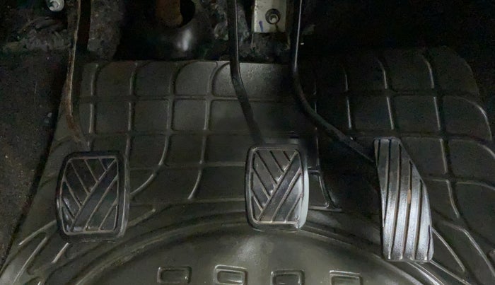 2014 Maruti Wagon R 1.0 LXI, Petrol, Manual, 54,551 km, Pedals