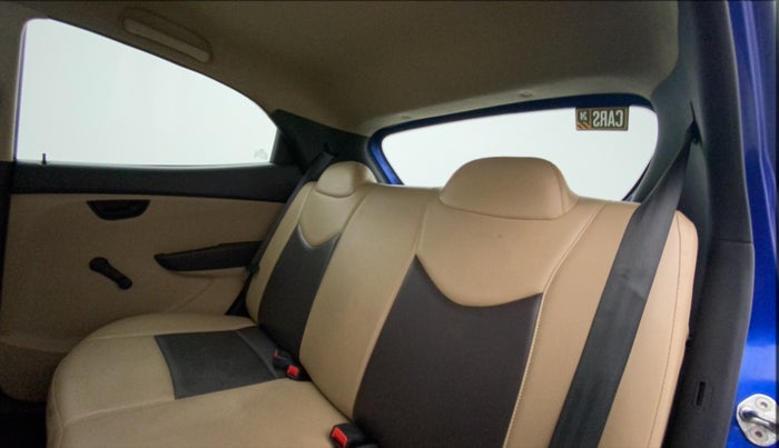 2017 Hyundai Eon ERA PLUS (O), Petrol, Manual, 27,844 km, Right Side Rear Door Cabin