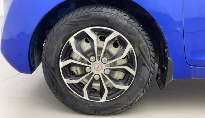 2017 Hyundai Eon ERA PLUS (O), Petrol, Manual, 27,844 km, Left Front Wheel