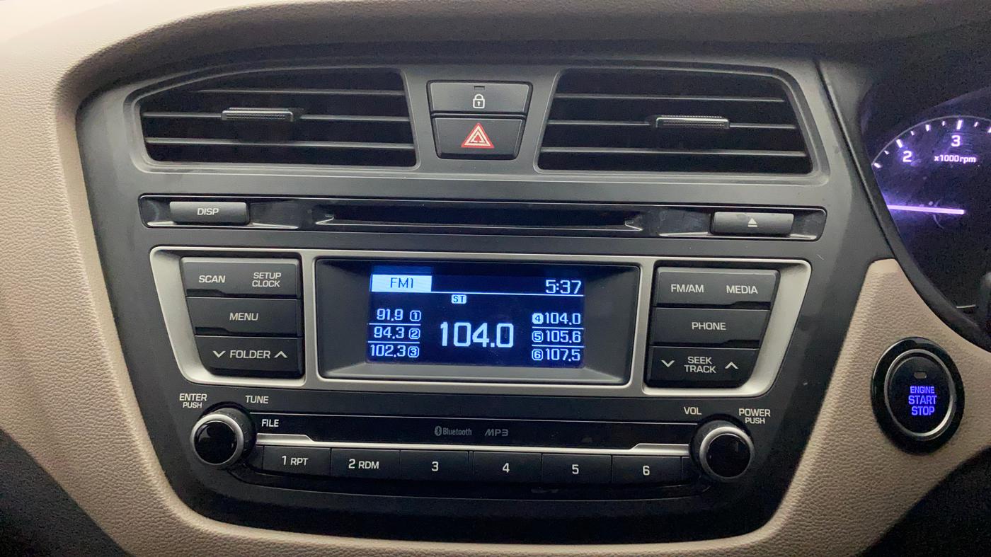 2015 Hyundai Elite i20 SPORTZ 1.4 (O) CRDI, Diesel, Manual, 72,245 km, Infotainment System