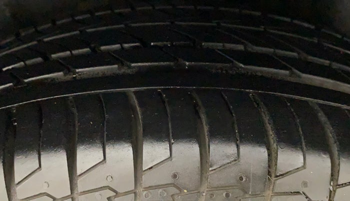 2017 Maruti Ciaz ALPHA DIESEL 1.3, Diesel, Manual, 48,046 km, Left Rear Tyre Tread