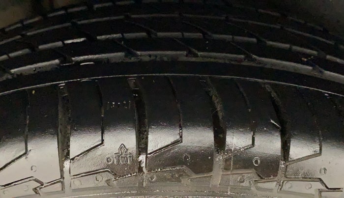 2017 Maruti Ciaz ALPHA DIESEL 1.3, Diesel, Manual, 48,046 km, Right Rear Tyre Tread