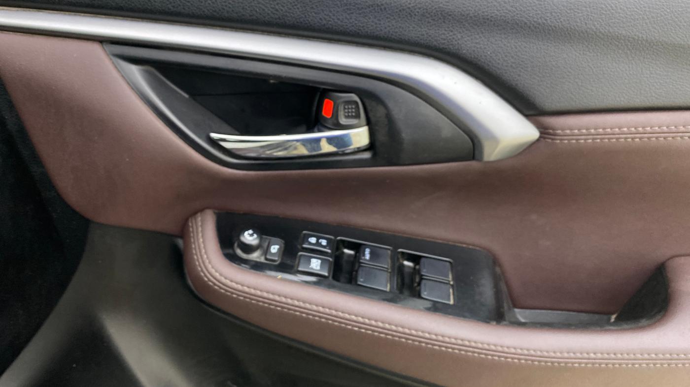 2023 Maruti Grand Vitara ALPHA SMART HYBRID AT, Petrol, Automatic, 1,24,028 km, Driver Side Door Panels Control