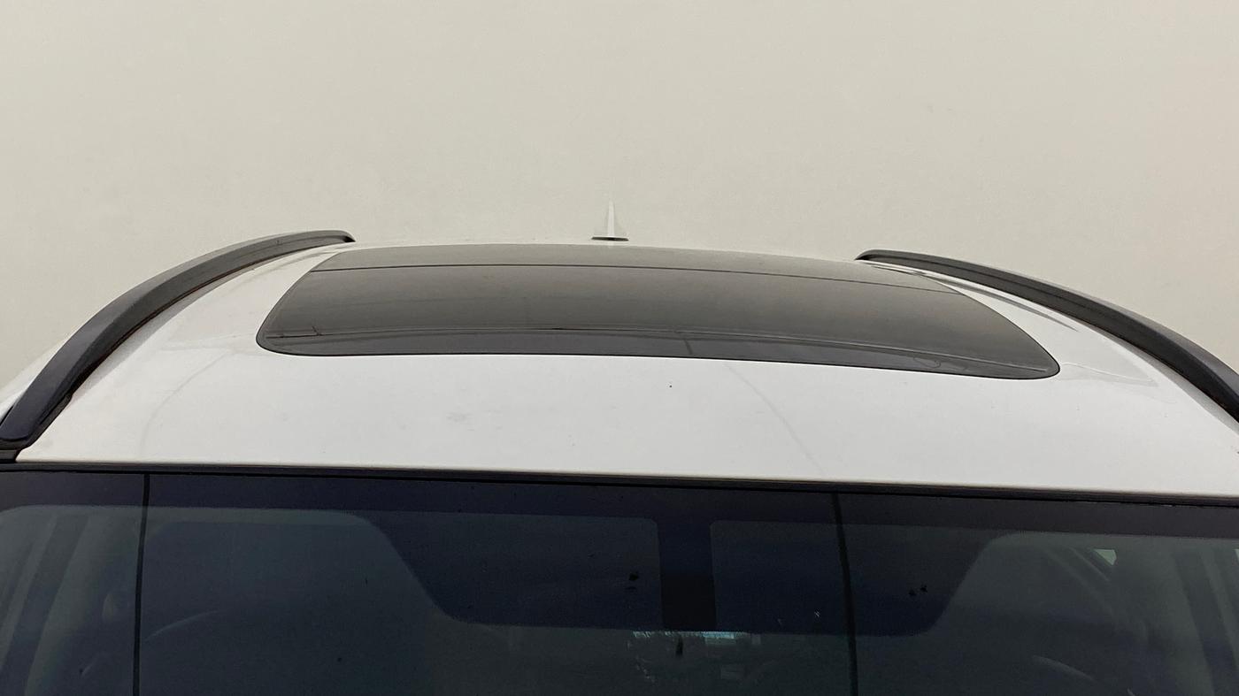 2023 Maruti Grand Vitara ALPHA SMART HYBRID AT, Petrol, Automatic, 1,24,028 km, Moonroof/ Sunroof