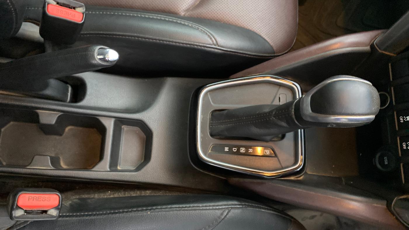 2023 Maruti Grand Vitara ALPHA SMART HYBRID AT, Petrol, Automatic, 1,24,028 km, Gear Lever