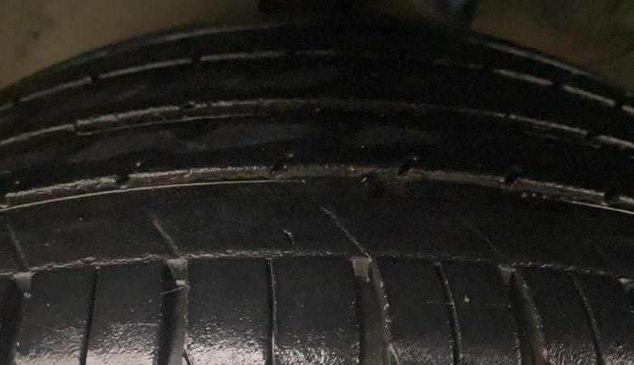 2021 KIA SONET HTX 1.0 IMT, Petrol, Manual, 42,371 km, Left Front Tyre Tread