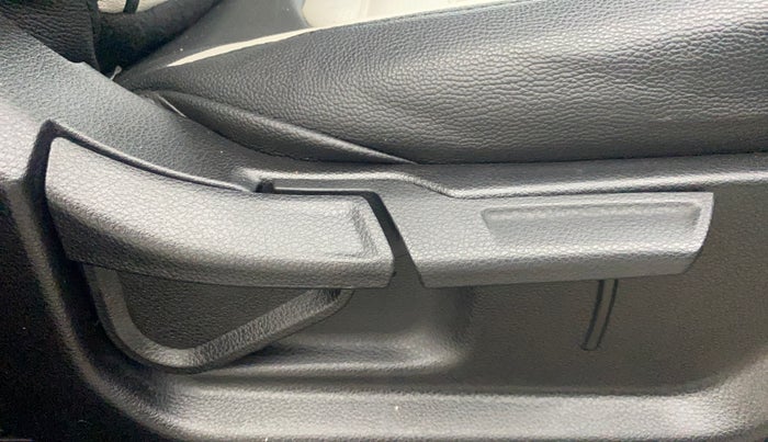 2021 KIA SONET HTX 1.0 IMT, Petrol, Manual, 42,371 km, Driver Side Adjustment Panel