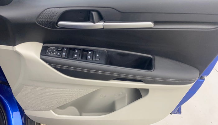 2021 KIA SONET HTX 1.0 IMT, Petrol, Manual, 42,371 km, Driver Side Door Panels Control