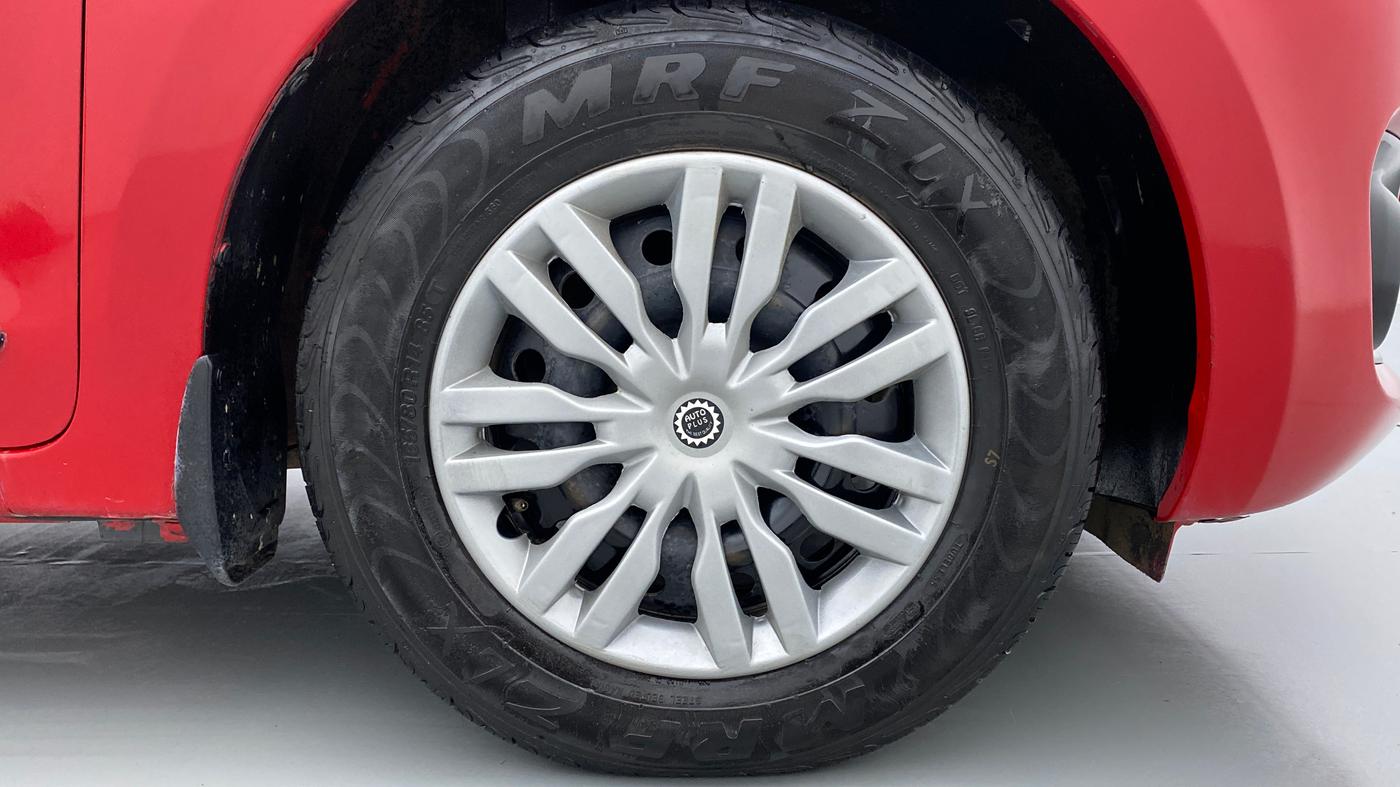 2018 Maruti Swift VXI D, Petrol, Manual, 74,536 km, Right Front Wheel