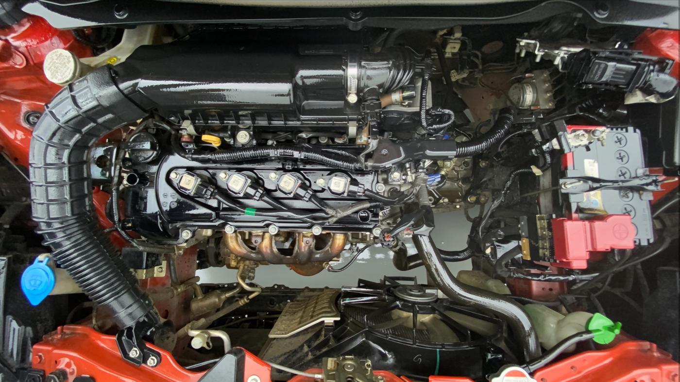 2018 Maruti Swift VXI D, Petrol, Manual, 74,536 km, Engine Bonet View