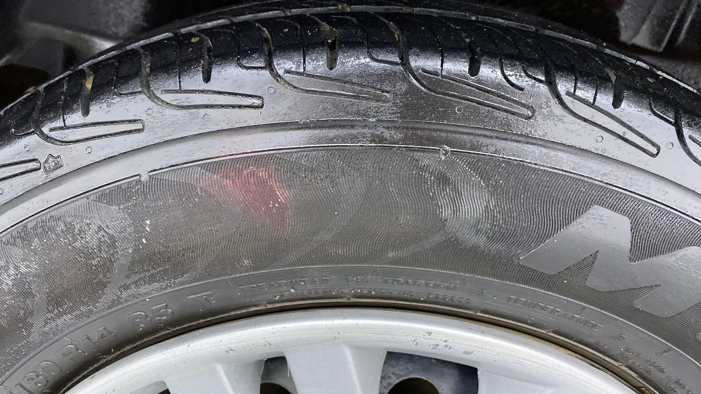 2018 Maruti Swift VXI D, Petrol, Manual, 74,536 km, Right Rear Tyre Tread