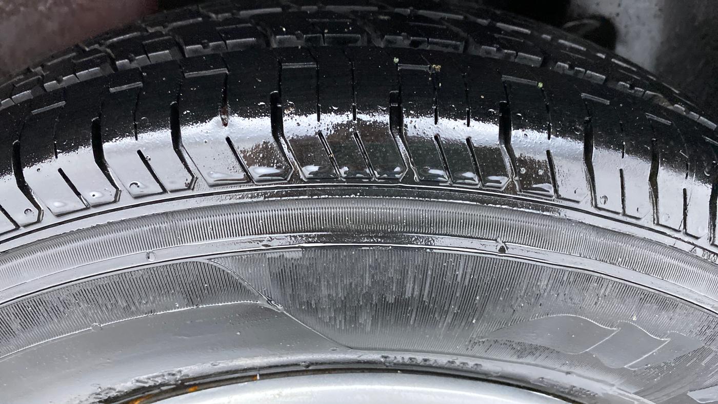 2018 Maruti Swift VXI D, Petrol, Manual, 74,536 km, Left Rear Tyre Tread