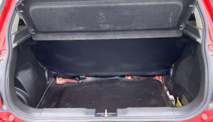 2018 Maruti Swift VXI D, Petrol, Manual, 74,536 km, Boot Inside View